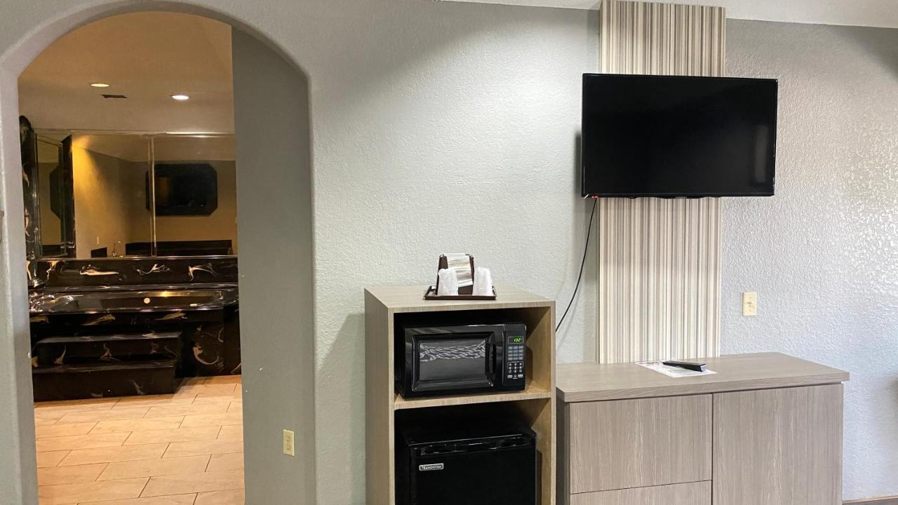 Island Suites Hobby Airport Хьюстон Экстерьер фото