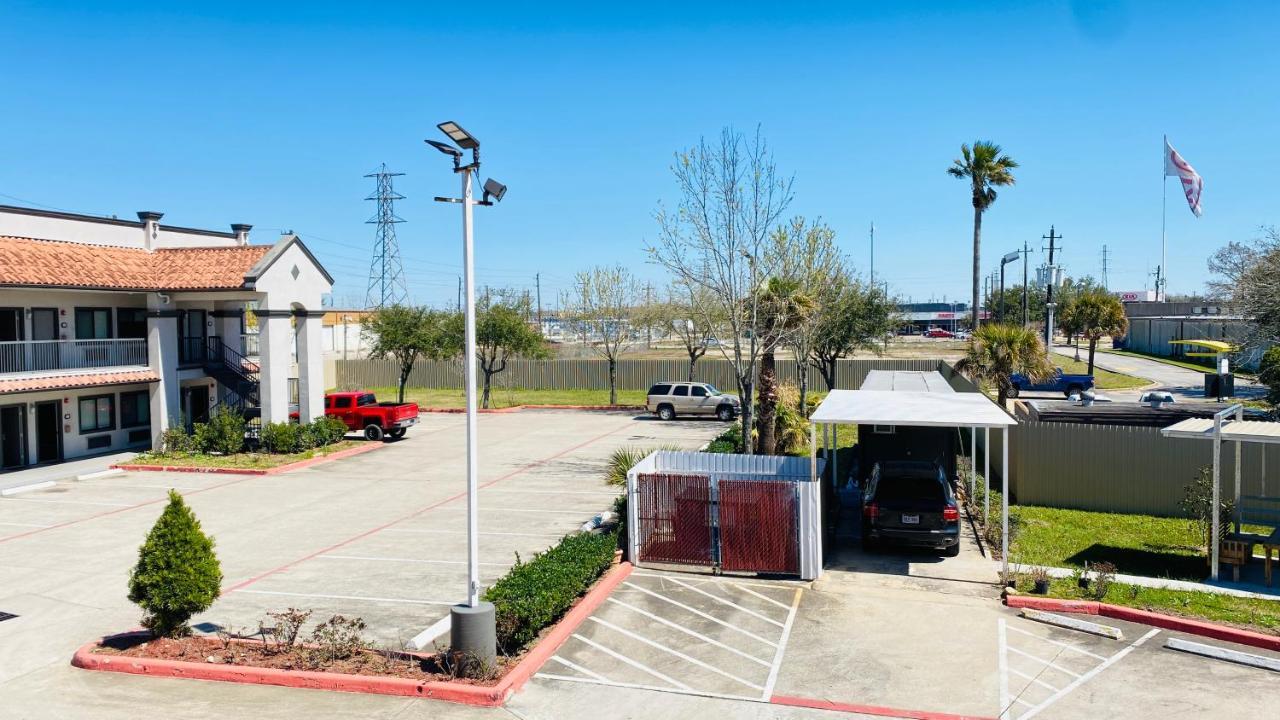 Island Suites Hobby Airport Хьюстон Экстерьер фото