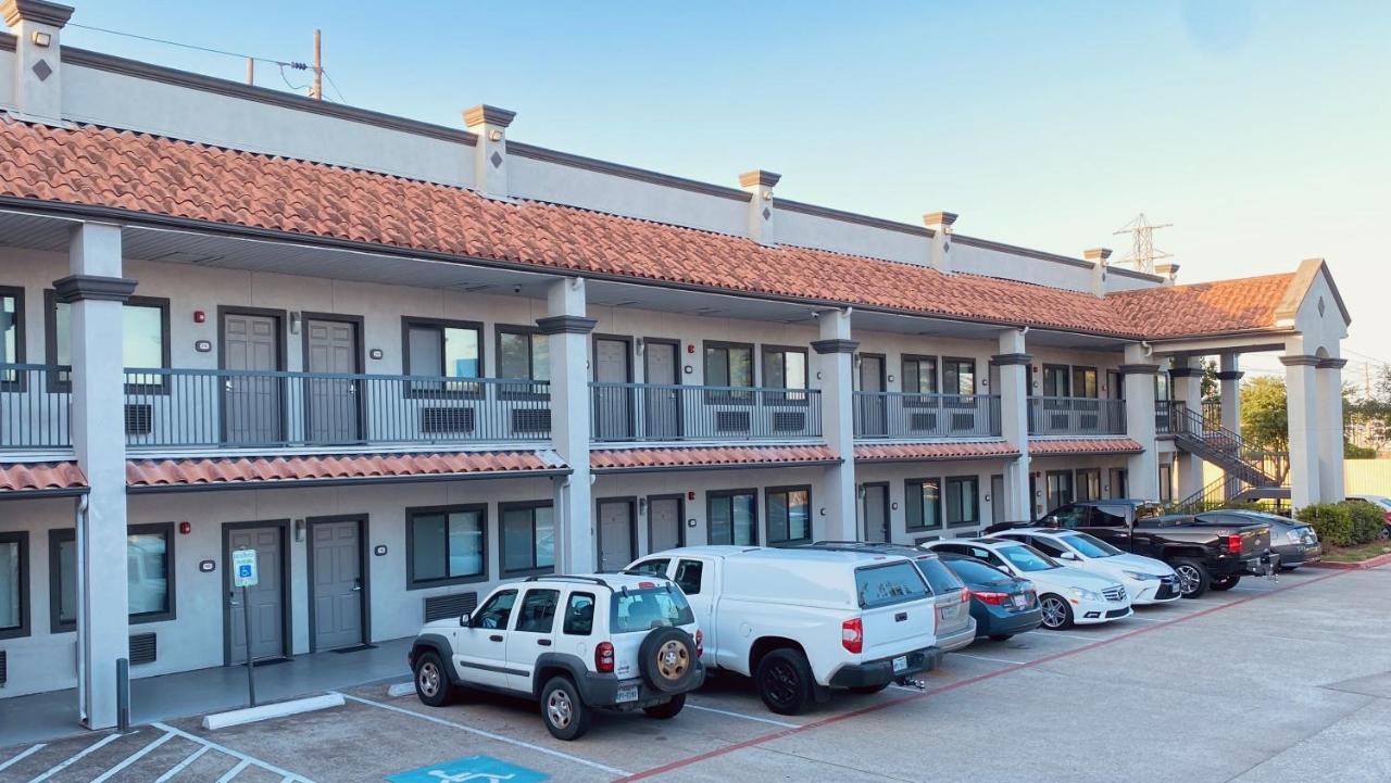 Island Suites Hobby Airport Хьюстон Экстерьер фото