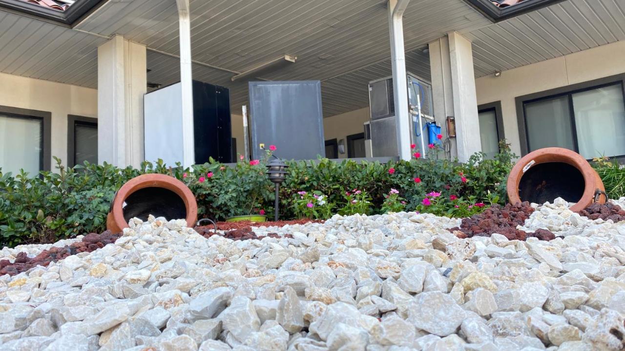 Island Suites Hobby Airport Хьюстон Экстерьер фото