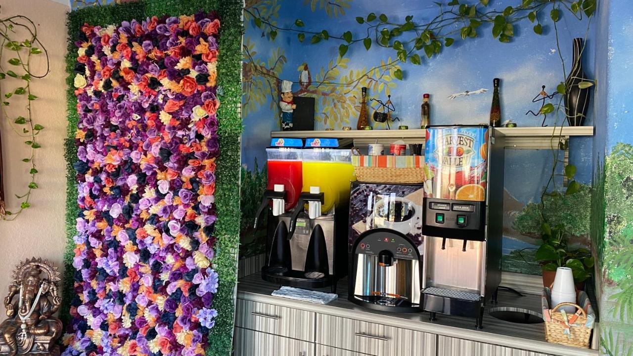 Island Suites Hobby Airport Хьюстон Экстерьер фото
