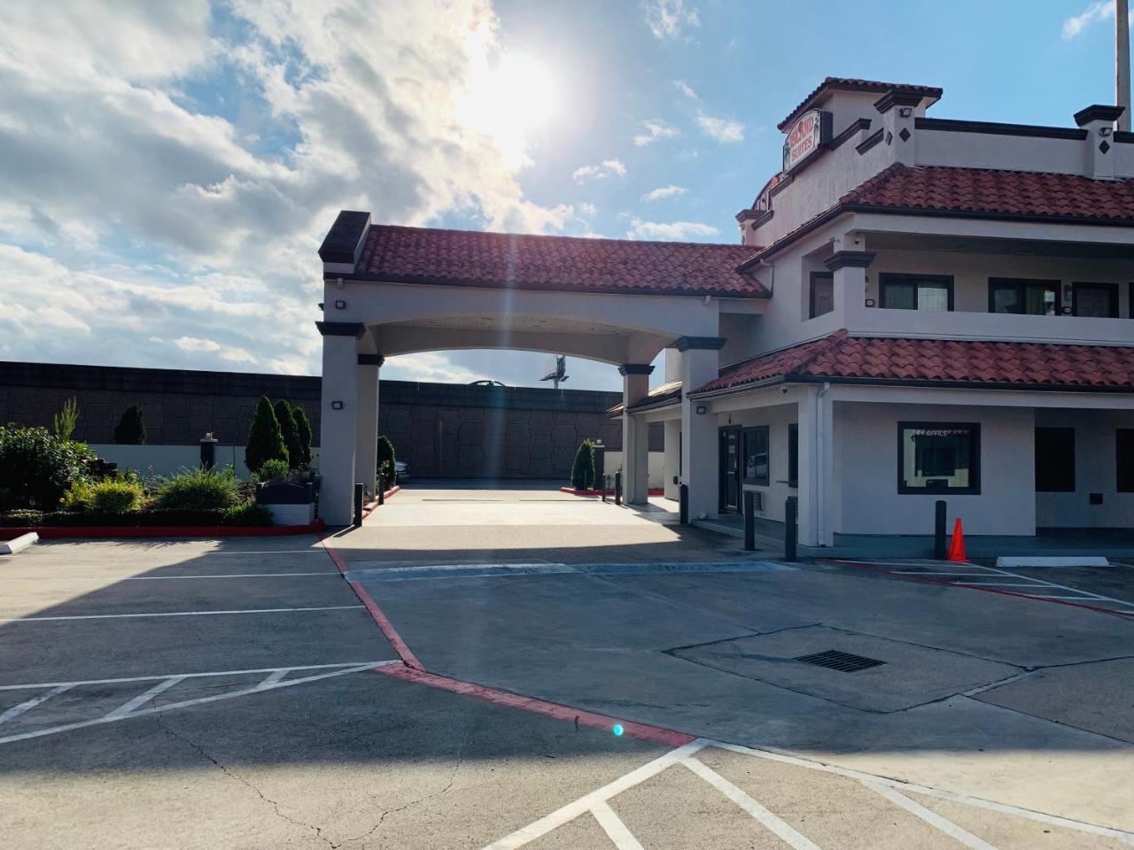 Island Suites Hobby Airport Хьюстон Экстерьер фото