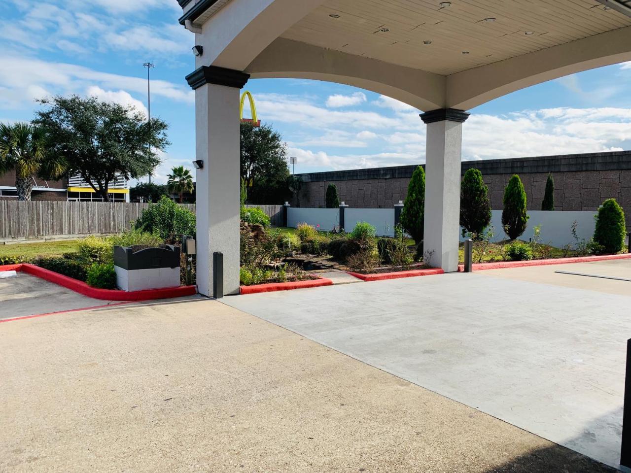 Island Suites Hobby Airport Хьюстон Экстерьер фото